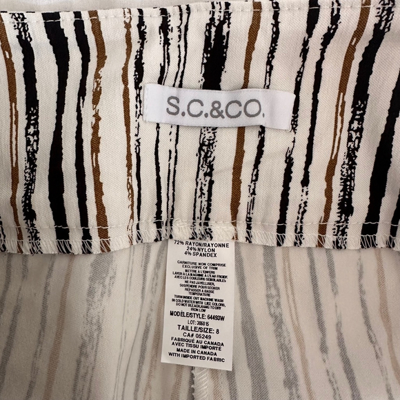 Women's S.C. & CO. Pants Size 8 White Black Striped Capri - Picture 7 of 8